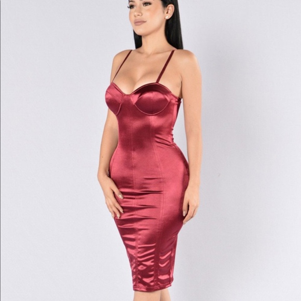 Fashion Nova: Stupid In Love Dress - Burgundy